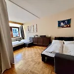 Bat Solutions Trier-euren - Alles Was Ein Nicht Bietet - 10 Min Zur Altstadt - 98 Qm Scheune Für 9 Personen Mit Sternenhimmel, Wintergarten, Grill Und Kino - Barrierefrei Dank Lift&auffahrt Apartamento