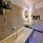 Bat Solutions Trier-euren - Alles Was Ein Nicht Bietet - 10 Min Zur Altstadt - 98 Qm Scheune Für 9 Personen Mit Sternenhimmel, Wintergarten, Grill Und Kino - Barrierefrei Dank Lift&auffahrt Apartamento Tréveris