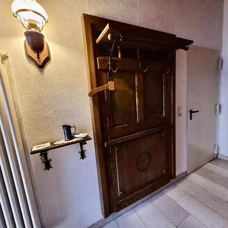 Apartamento Bat Solutions Trier-euren - Alles Was Ein Nicht Bietet - 10 Min Zur Altstadt - 98 Qm Scheune Für 9 Personen Mit Sternenhimmel, Wintergarten, Grill Und Kino - Barrierefrei Dank Lift&auffahrt Tréveris