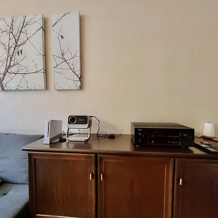 Bat Solutions Trier-euren - Alles Was Ein Nicht Bietet - 10 Min Zur Altstadt - 98 Qm Scheune Für 9 Personen Mit Sternenhimmel, Wintergarten, Grill Und Kino - Barrierefrei Dank Lift&auffahrt * Tréveris