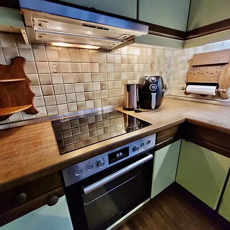 Bat Solutions Trier-euren - Alles Was Ein Nicht Bietet - 10 Min Zur Altstadt - 98 Qm Scheune Fuer 9 Personen Mit Sternenhimmel, Wintergarten, Grill Und Kino - Barrierefrei Dank Lift & Auffahrt * Trier