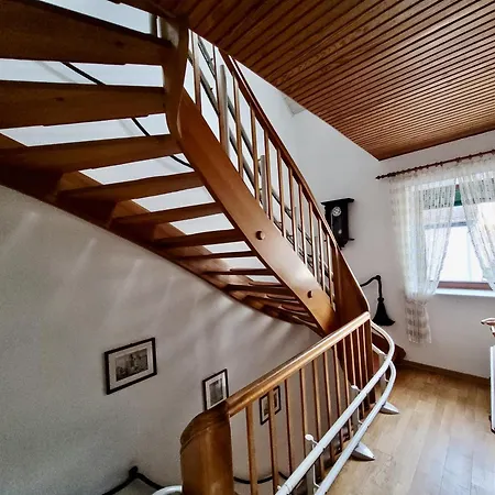 Bat Solutions Trier-euren - Alles Was Ein Nicht Bietet - 10 Min Zur Altstadt - 98 Qm Scheune Für 9 Personen Mit Sternenhimmel, Wintergarten, Grill Und Kino - Barrierefrei Dank Lift&auffahrt * Tréveris