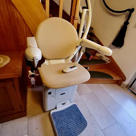 Apartment Bat Solutions Trier-euren - Alles Was Ein Nicht Bietet - 10 Min Zur Altstadt - 98 Qm Scheune Fuer 9 Personen Mit Sternenhimmel, Wintergarten, Grill Und Kino - Barrierefrei Dank Lift & Auffahrt