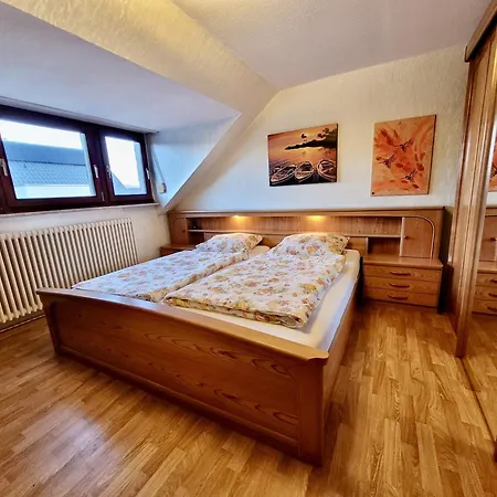 Bat Home Solutions Trier-Euren - Alles Was Ein Hotel Nicht Bietet - 10 Min Zur Altstadt - 98 Qm Scheune Fuer 9 Personen Mit Sternenhimmel, Wintergarten, Grill Und Kino - Barrierefrei Dank Lift & Auffahrt Lejlighed