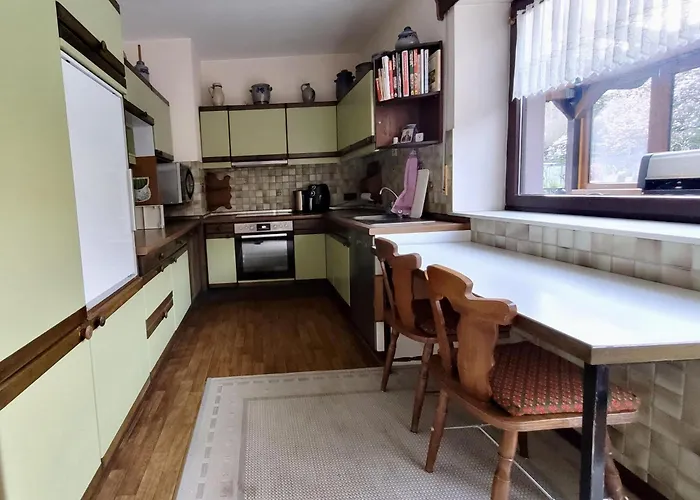 Bat Home Solutions Trier-Euren - Alles Was Ein Hotel Nicht Bietet - 10 Min Zur Altstadt - 98 Qm Scheune Fuer 9 Personen Mit Sternenhimmel, Wintergarten, Grill Und Kino - Barrierefrei Dank Lift & Auffahrt Lejlighed *