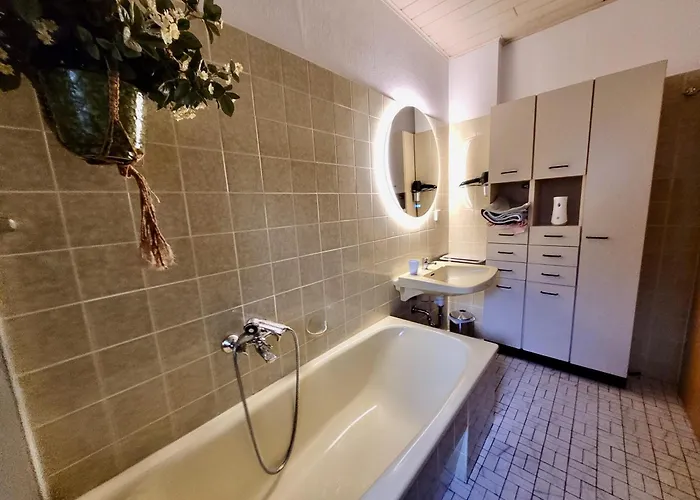 Bat Home Solutions Trier-Euren - Alles Was Ein Hotel Nicht Bietet - 10 Min Zur Altstadt - 98 Qm Scheune Fuer 9 Personen Mit Sternenhimmel, Wintergarten, Grill Und Kino - Barrierefrei Dank Lift & Auffahrt Lejlighed Trier