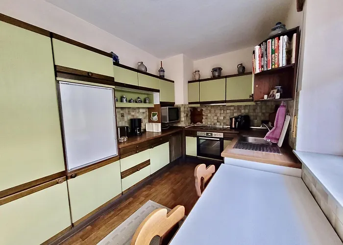 Bat Home Solutions Trier-Euren - Alles Was Ein Hotel Nicht Bietet - 10 Min Zur Altstadt - 98 Qm Scheune Fuer 9 Personen Mit Sternenhimmel, Wintergarten, Grill Und Kino - Barrierefrei Dank Lift & Auffahrt